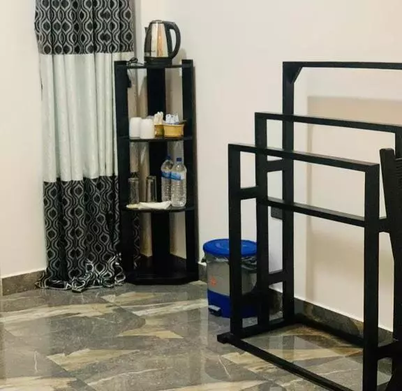 Hotelli Airport Colombo Pocket Paradise