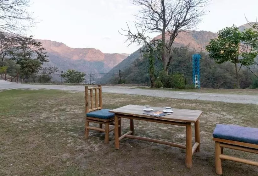 Itsy Hotels Paddler Zone With Bungee Jumping