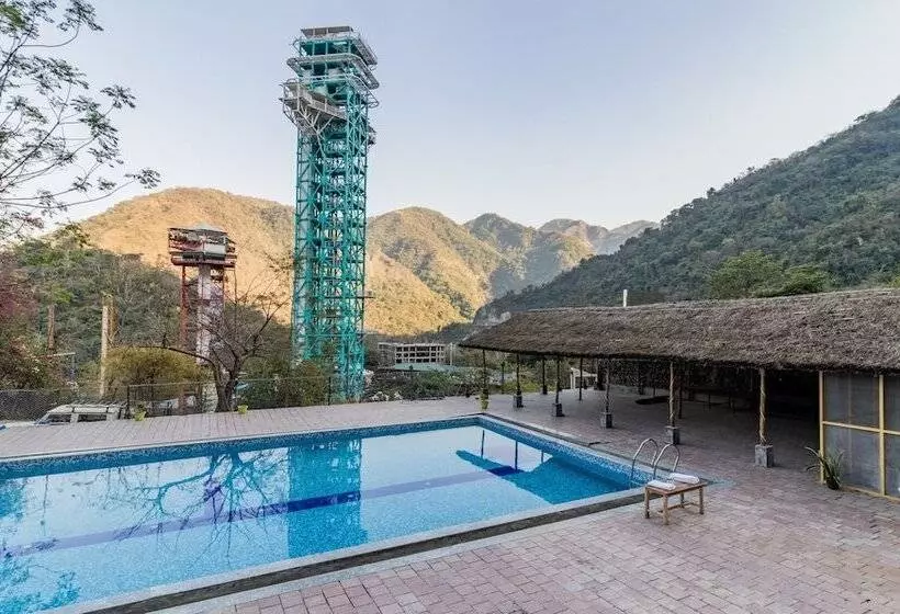 Itsy Hotels Paddler Zone With Bungee Jumping