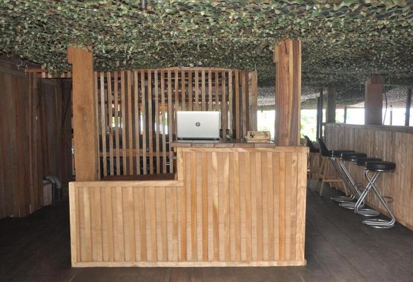 هتل Base Nautique Isonalambo