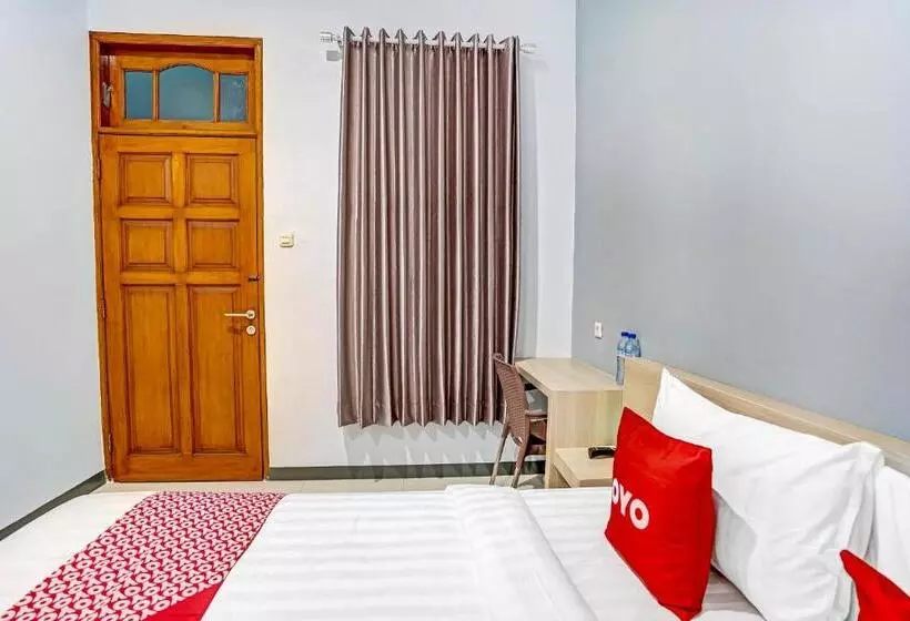 Hotelli Oyo 90891 Parang Kusumo Residence