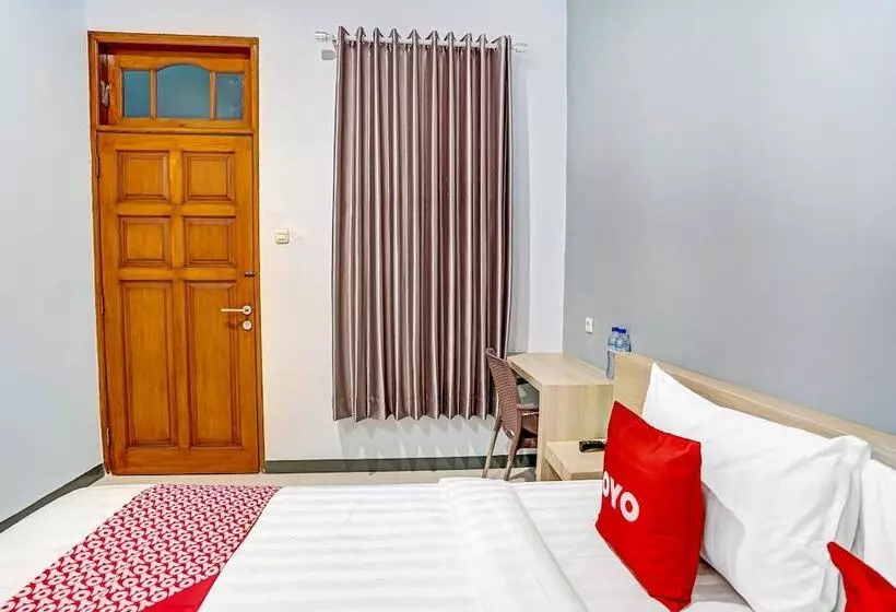 Hotelli Oyo 90891 Parang Kusumo Residence