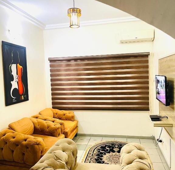 پانسیون Od V!ck S Luxe, Wuse District, Swimming Pool, Gym, Wifi, 24hr Power, Security, Dstv
