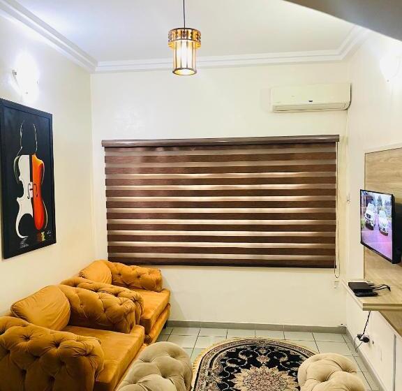 پانسیون Od V!ck S Luxe, Wuse District, Swimming Pool, Gym, Wifi, 24hr Power, Security, Dstv