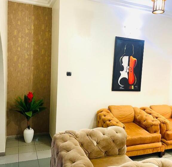 پانسیون Od V!ck S Luxe, Wuse District, Swimming Pool, Gym, Wifi, 24hr Power, Security, Dstv