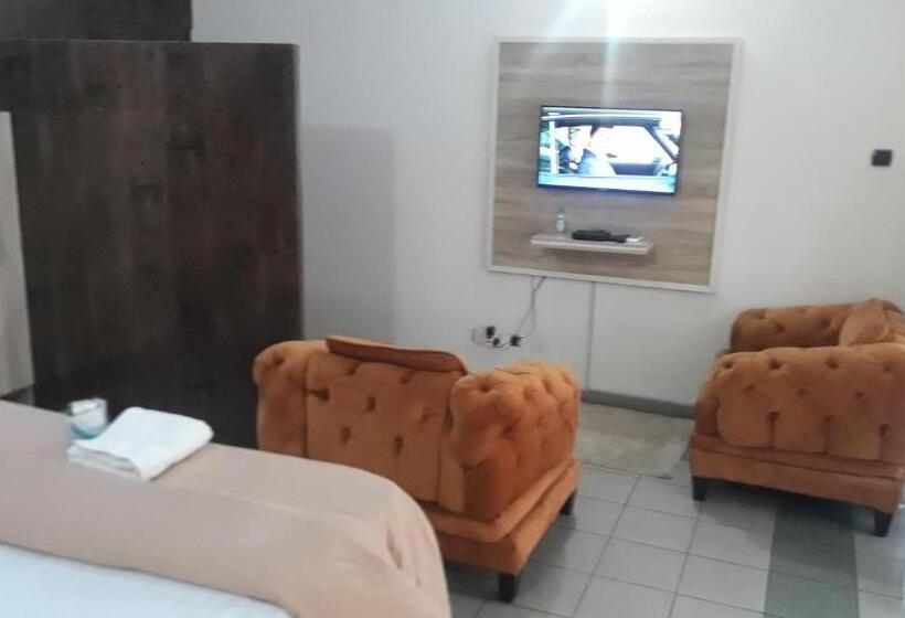 پانسیون Od V!ck S Luxe, Wuse District, Swimming Pool, Gym, Wifi, 24hr Power, Security, Dstv