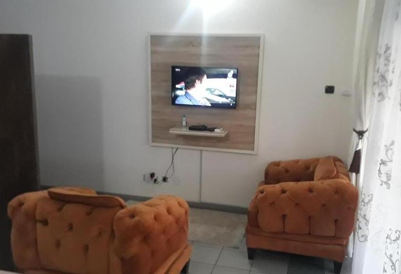 پانسیون Od V!ck S Luxe, Wuse District, Swimming Pool, Gym, Wifi, 24hr Power, Security, Dstv