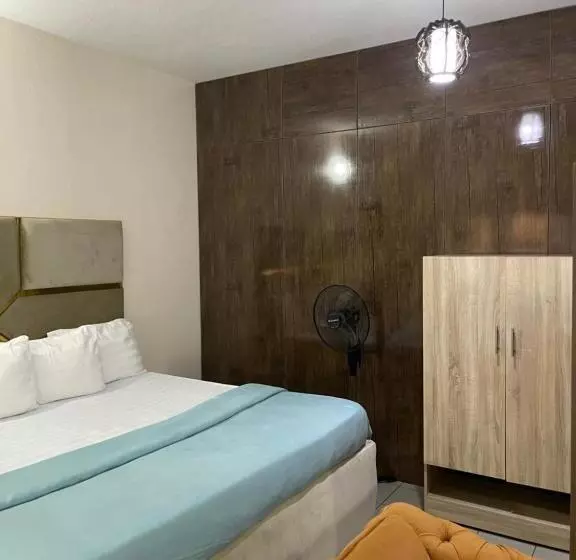 پانسیون Od V!ck S Luxe, Wuse District, Swimming Pool, Gym, Wifi, 24hr Power, Security, Dstv