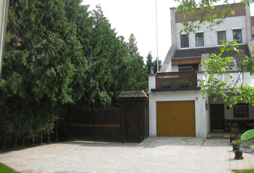 膳宿费 Parti Apartman