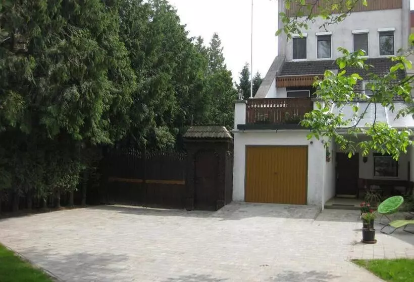 پانسیون Parti Apartman