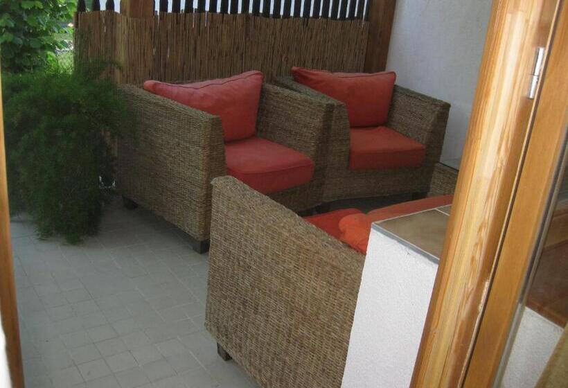 膳宿费 Parti Apartman