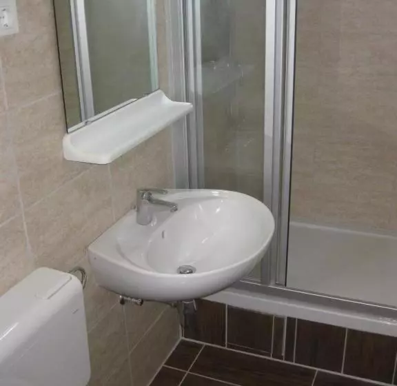 پانسیون Parti Apartman