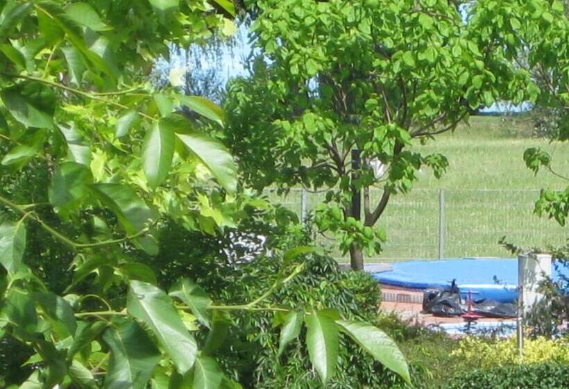 膳宿费 Parti Apartman