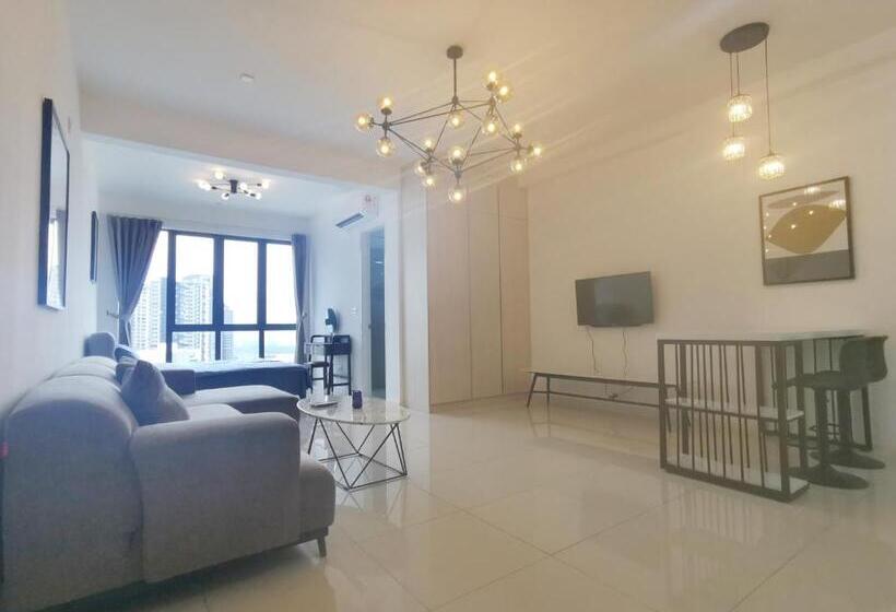 The Elysia Park Residence By Home Owner