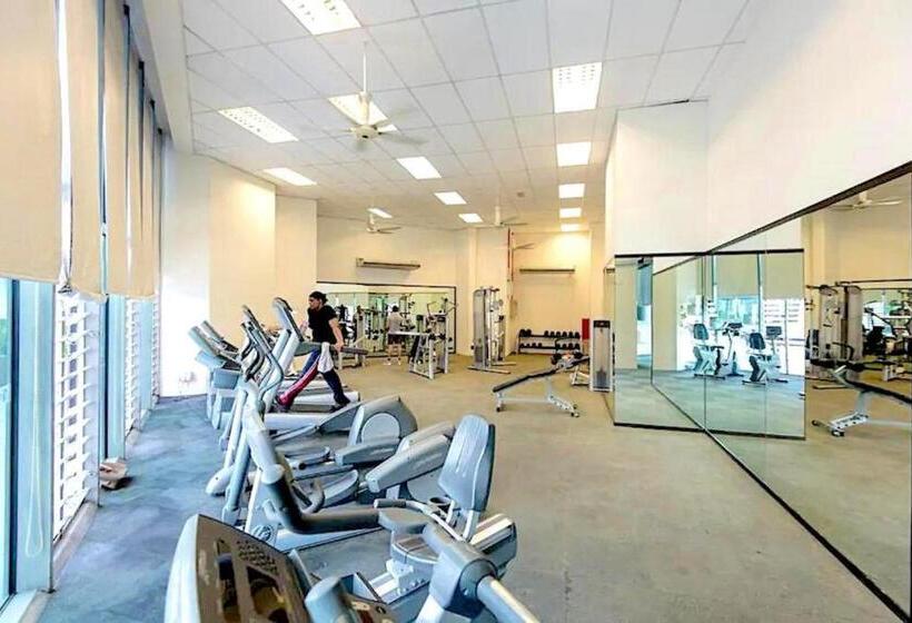 Tropics Damansara Residence By Beestay [3 Pax]