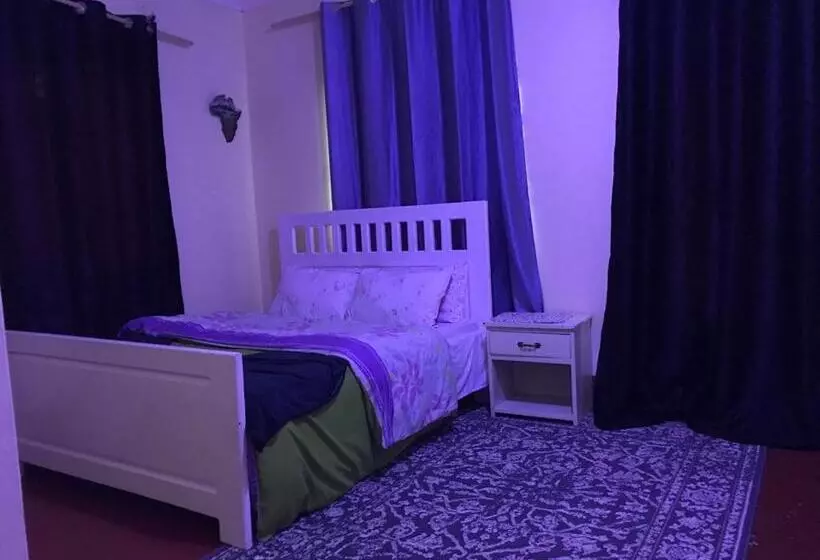 تختخواب و صبحانه Bomba Homestay