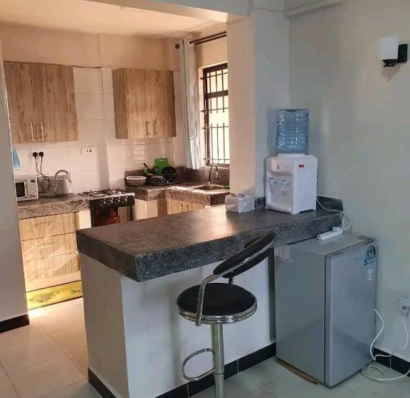 تختخواب و صبحانه Mercy Homey Homes