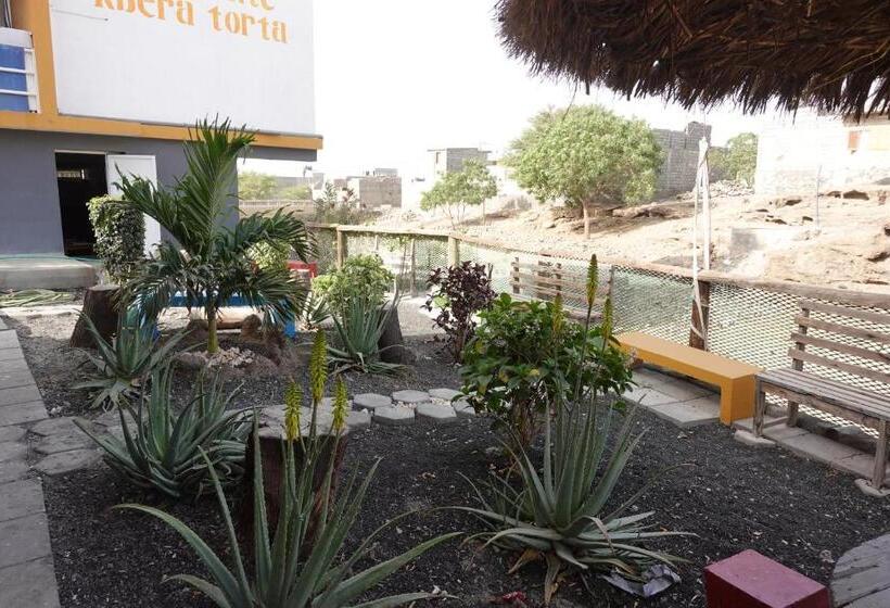 تختخواب و صبحانه Residencial Ribeira Torta