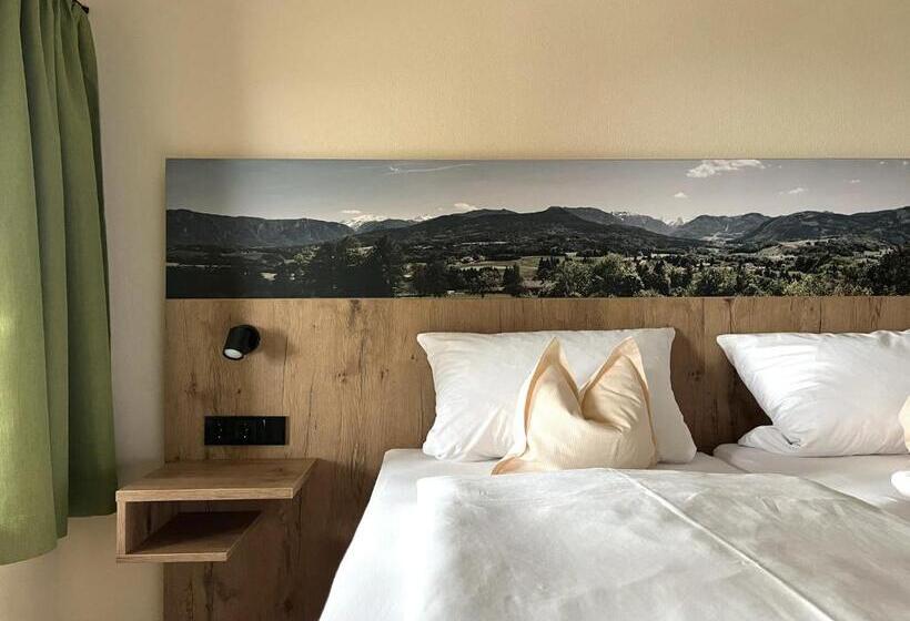 Hotelli Alpengasthof Hochberg   Familie Gruber