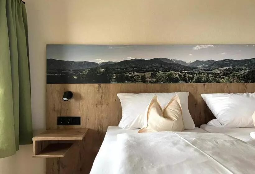 Hotelli Alpengasthof Hochberg   Familie Gruber