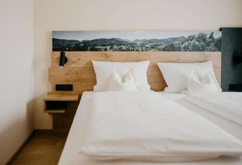 Hotelli Alpengasthof Hochberg   Familie Gruber