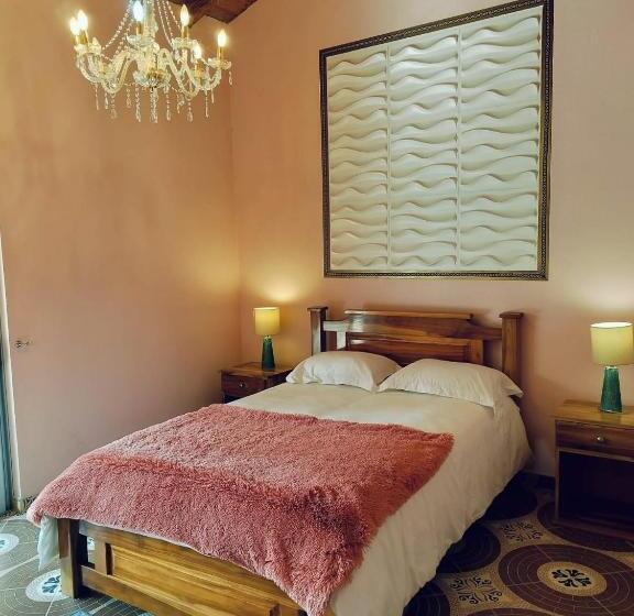 Отель Los Caballeros