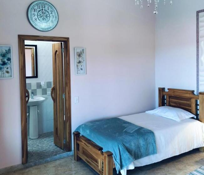 Отель Los Caballeros