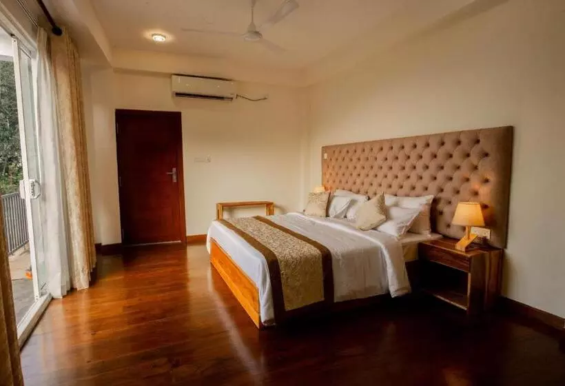 Hotelli Manthra Leisure