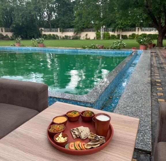 Hotel Ramdevgrah Resort