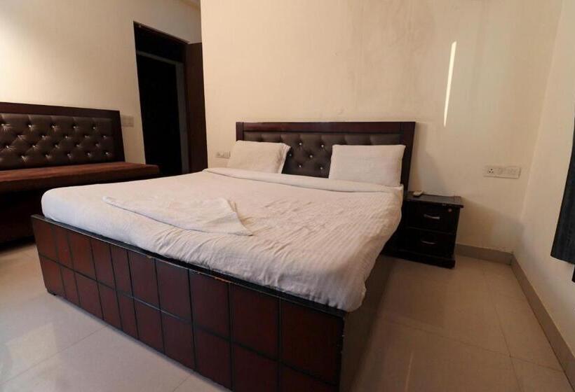 Hotel Royal Court Residency