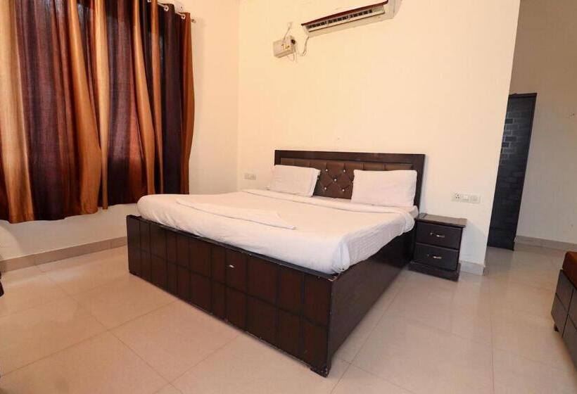 Hotel Royal Court Residency