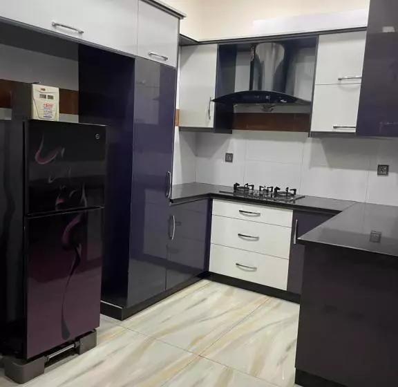 پانسیون Bahria Private Home