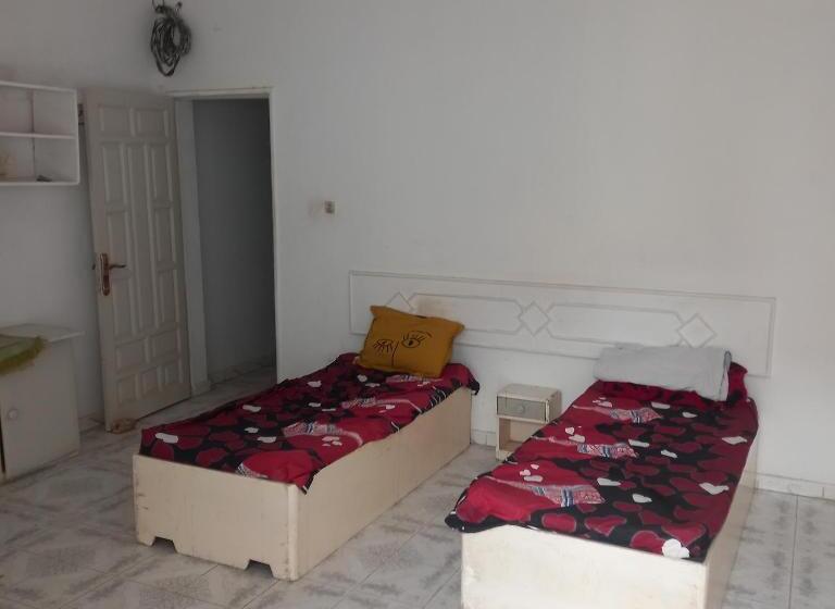 پانسیون Lakhdar Saaoudi