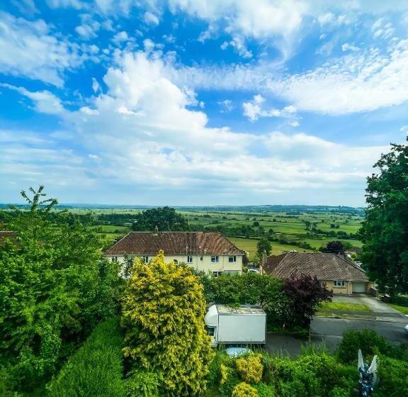 تختخواب و صبحانه Phoenix Rise Retreat