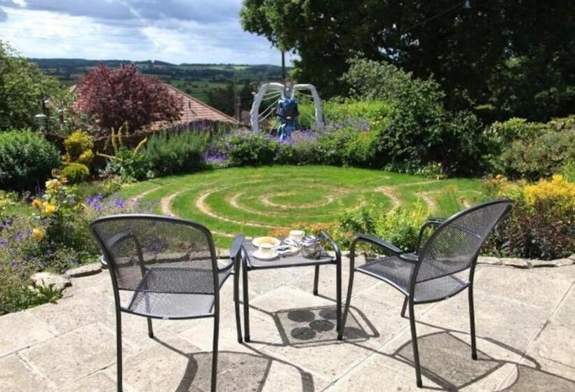 تختخواب و صبحانه Phoenix Rise Retreat