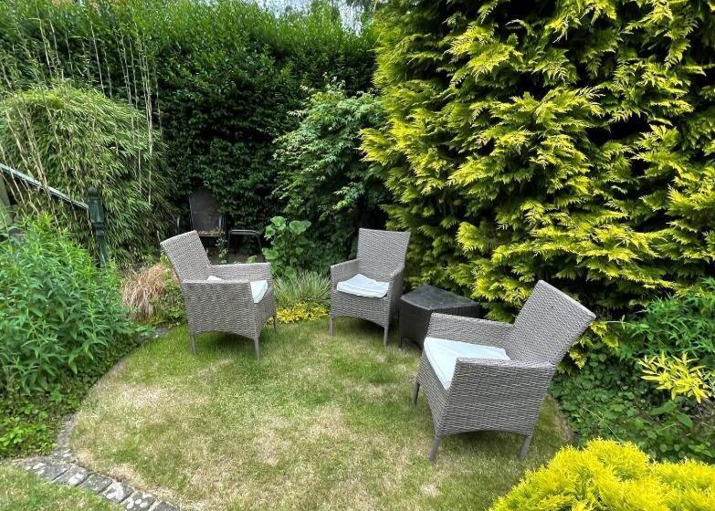 تختخواب و صبحانه Phoenix Rise Retreat