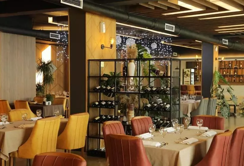 هتل Andoena Resort