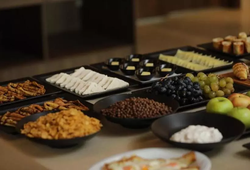 هتل Andoena Resort