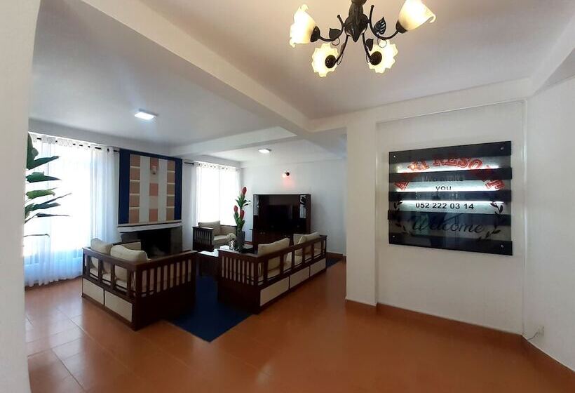 בית מלון כפרי Aoki Resort Nuwaraeliya