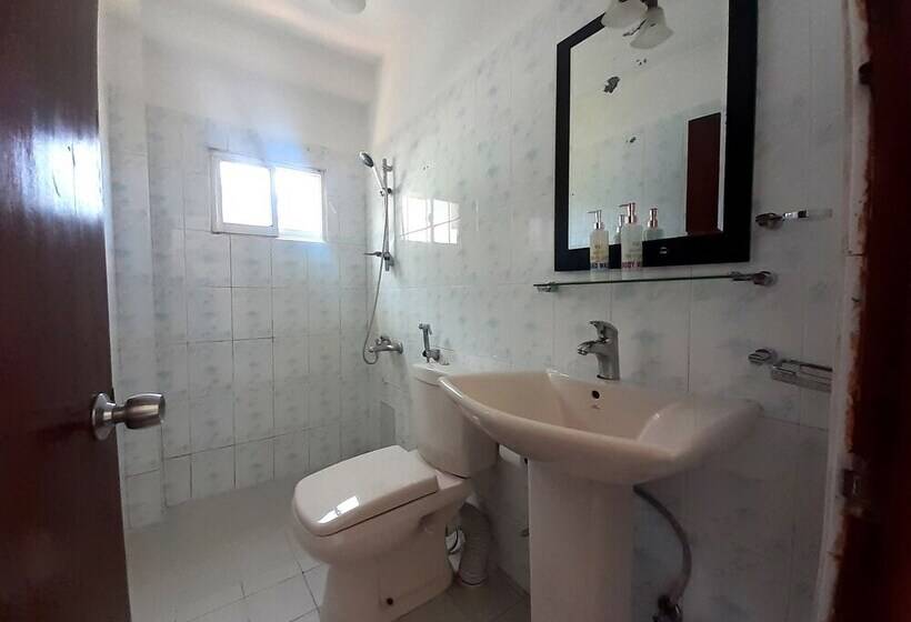 בית מלון כפרי Aoki Resort Nuwaraeliya