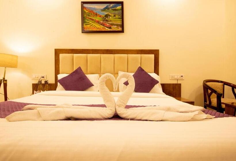 Hotel B2l Hills At Tapoavn