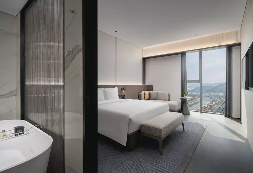 Hotelli Crowne Plaza Shangluo By Ihg