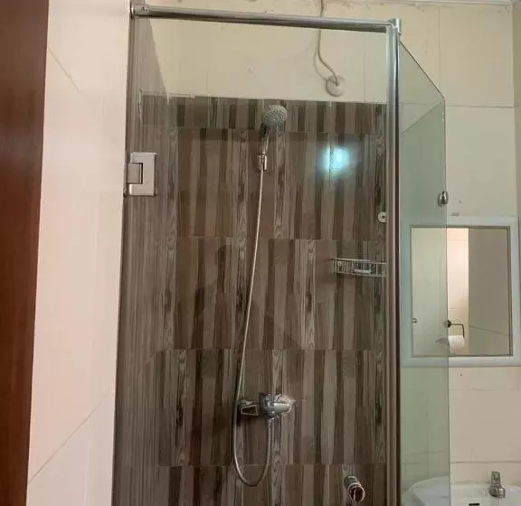 هتل Foster Inn