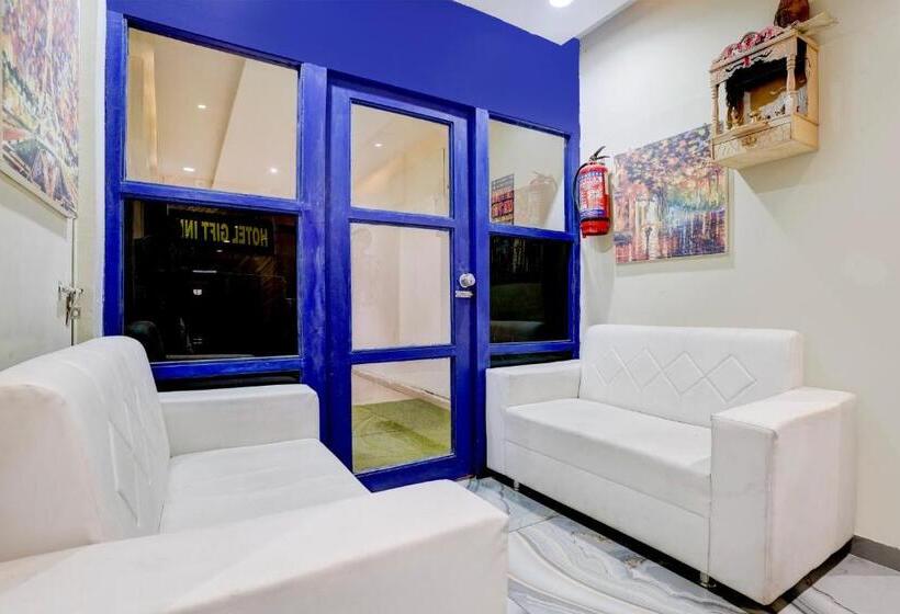 Collection O Hotel Gift Inn