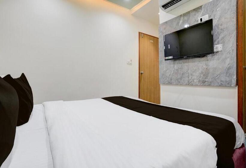 Collection O Hotel Gift Inn