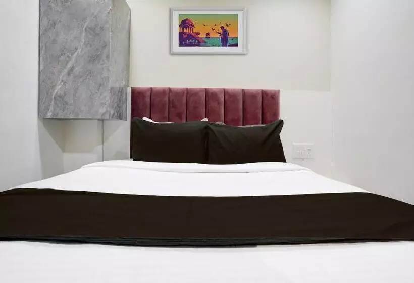 Collection O Hotel Gift Inn