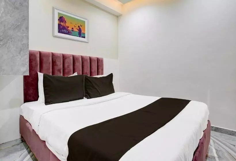 Collection O Hotel Gift Inn