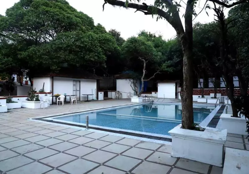 ホテル Ishwar Inn By Joy Suites