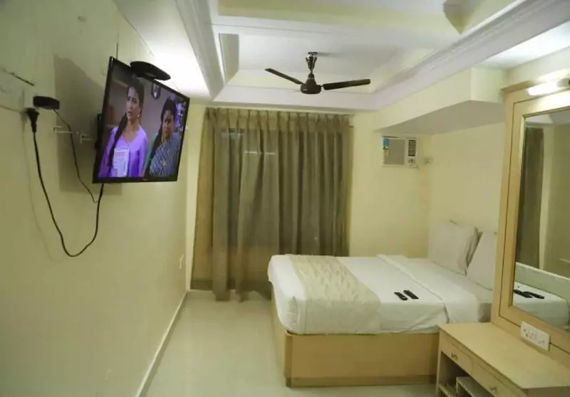 ホテル Ishwar Inn By Joy Suites