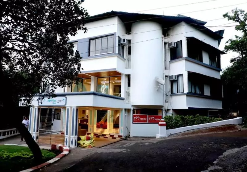 ホテル Ishwar Inn By Joy Suites